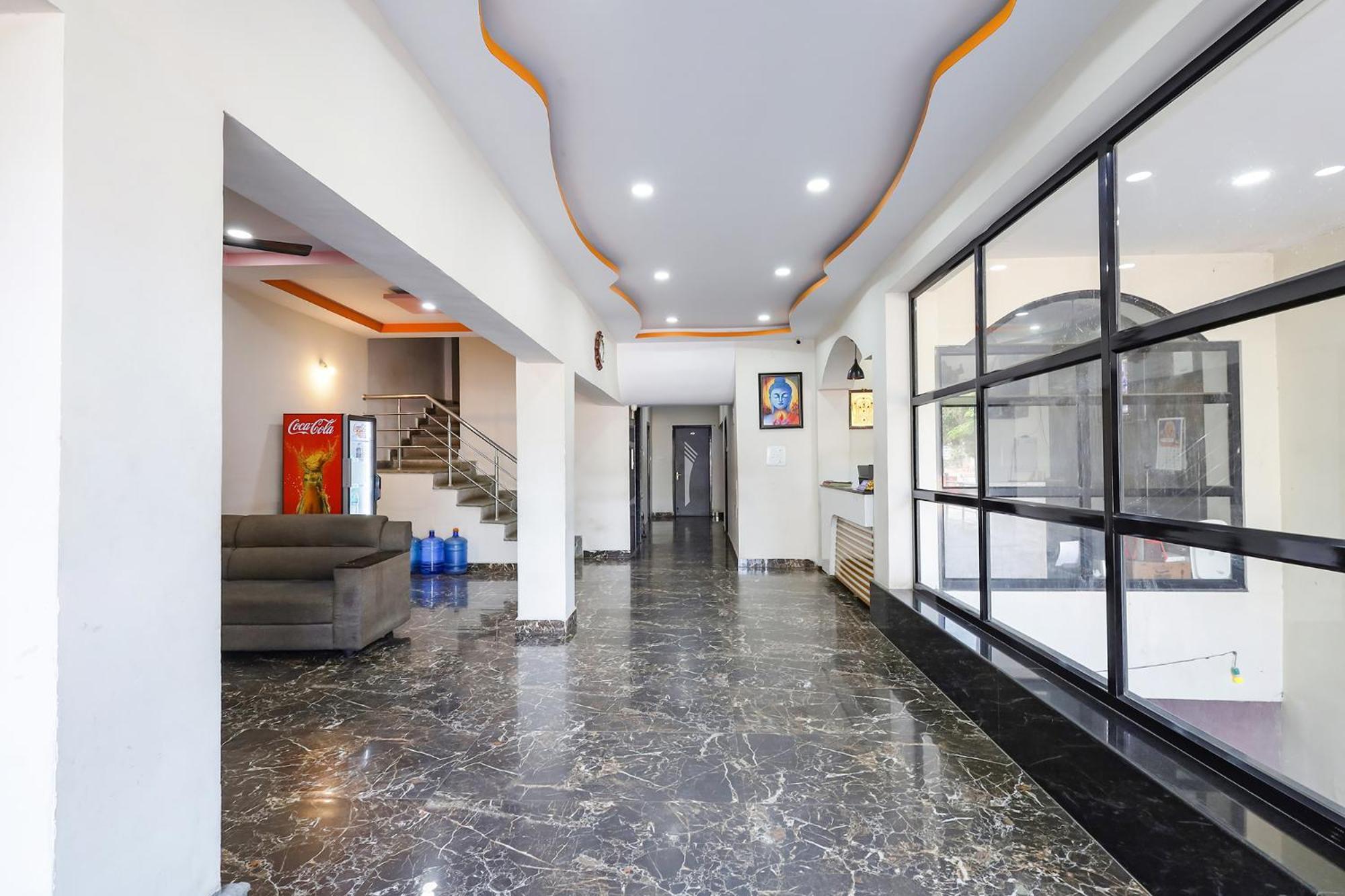 Capital O Lakshmi Residency 호텔 티루파티 외부 사진