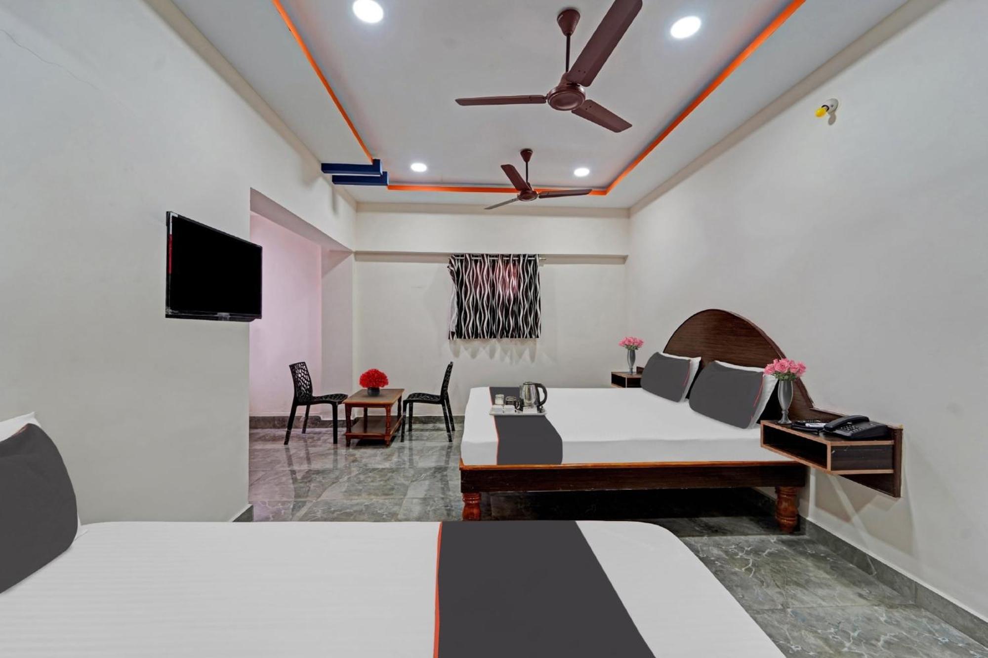 Capital O Lakshmi Residency 호텔 티루파티 외부 사진